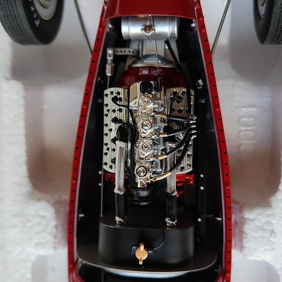 SO-CAL Speed Shop Belly Tanker 1:18 scale - Picture 9 of 16